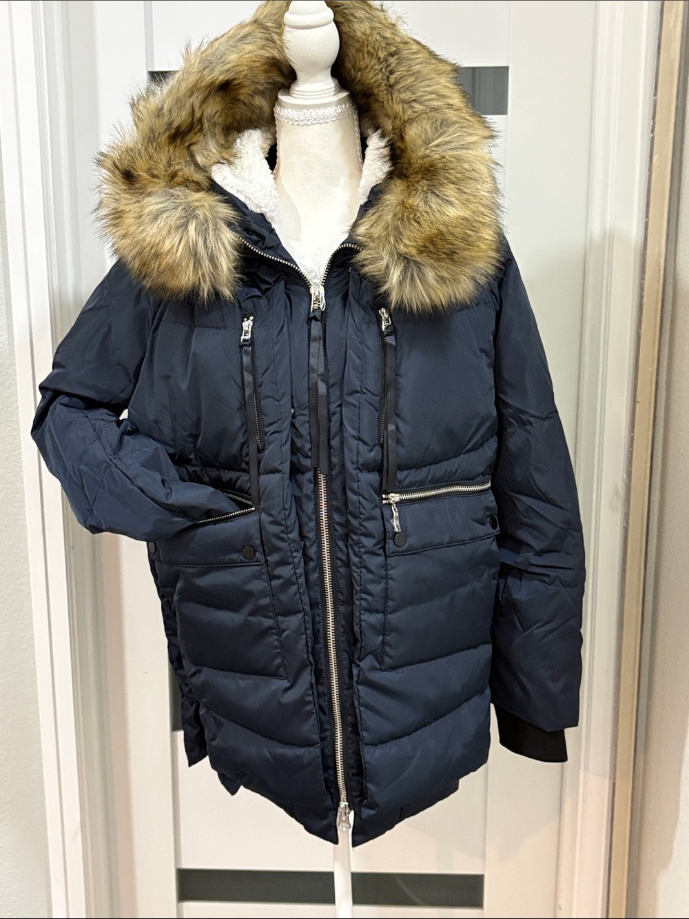 Source Unknown Navy Puffer Coat with Faux Fur Trim